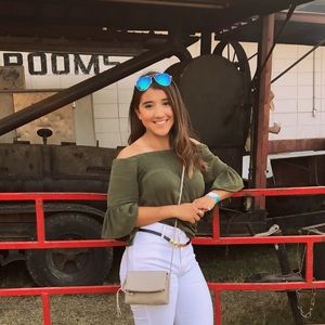 Meet your Posher, Stephanie